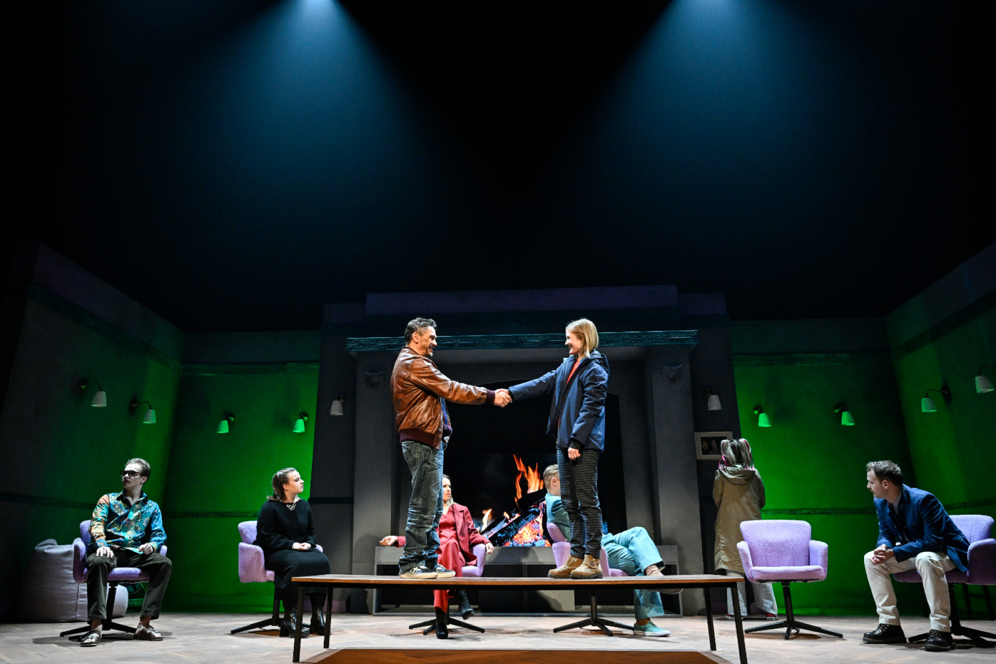 Hinten: Vincent John, Moira Pawellek, Arikia Orbán, Jan -Hendrik Kroll, Lesley -Ann Eisenhard,  Marvin Moers  Vorne: Guido Thurk, Anna Döing